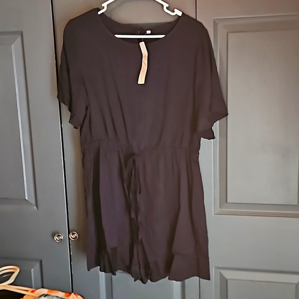 Shot romper with elastic waist
